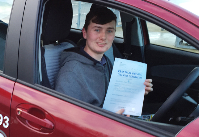 Driving Lesson Test Pass in Strood – Mathew Obray